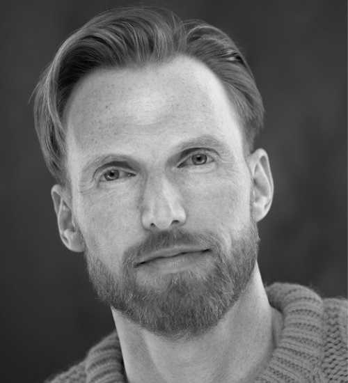 Martin -  voiceover artist with deVine Voices  voiceover agency