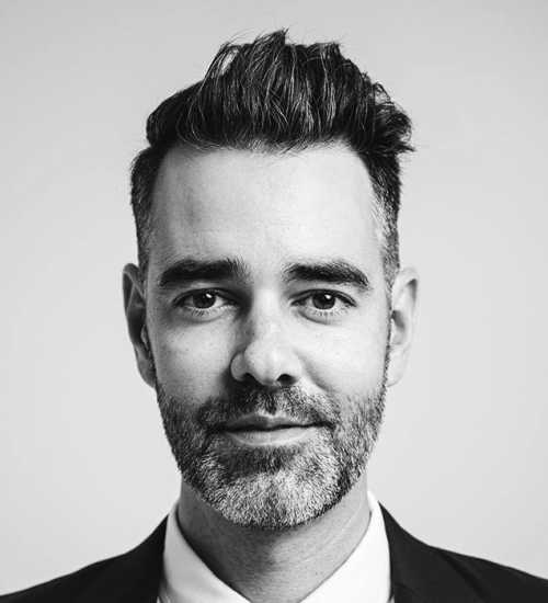 Garth -  voiceover artist with deVine Voices  voiceover agency