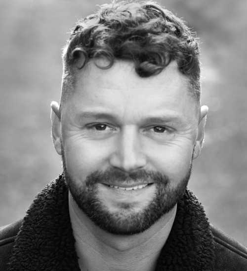 Tom M -  voiceover artist with deVine Voices  voiceover agency