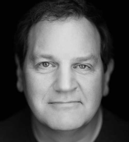 Angus -  voiceover artist with deVine Voices  voiceover agency