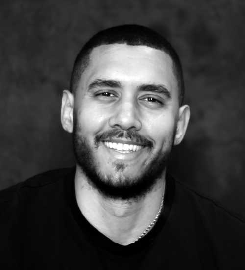 Devon -  voiceover artist with deVine Voices  voiceover agency