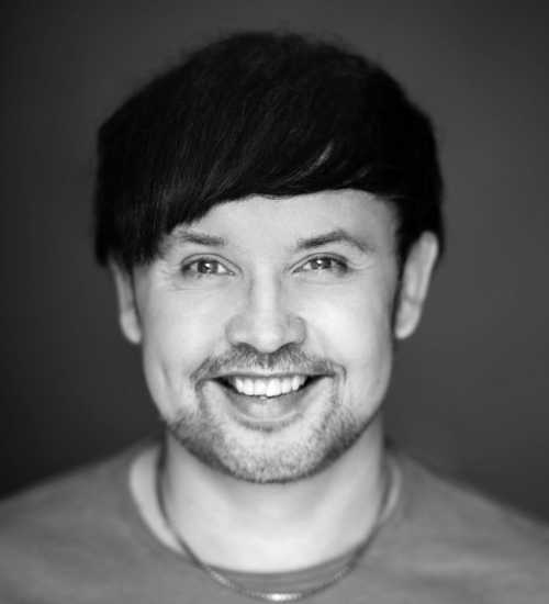 Geraint -  voiceover artist with deVine Voices  voiceover agency