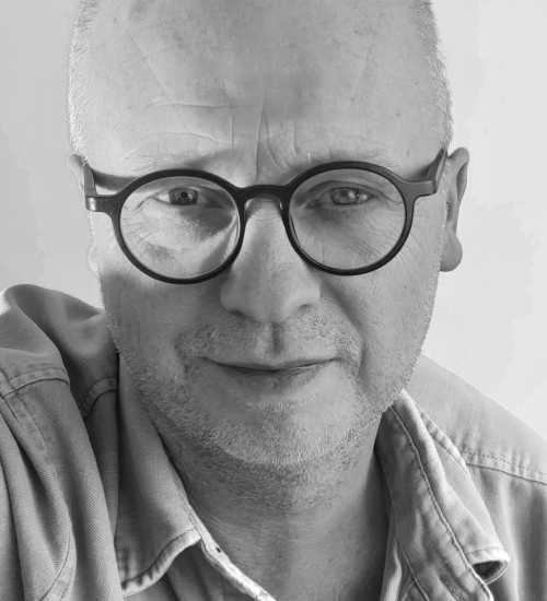 Bart -  voiceover artist with deVine Voices  voiceover agency