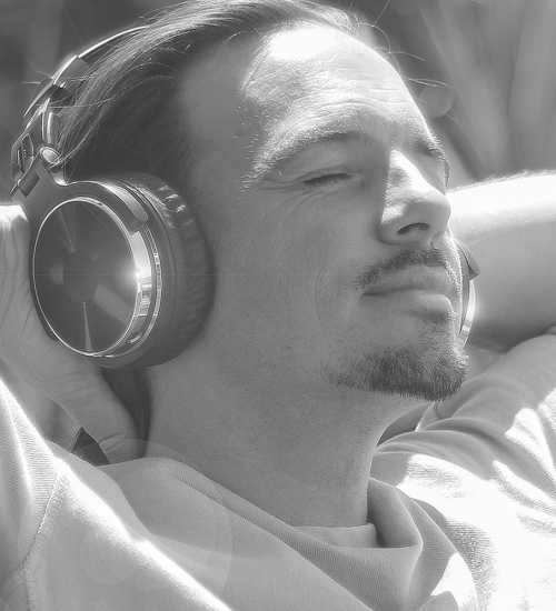 Chris V -  voiceover artist with deVine Voices  voiceover agency