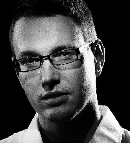 Arminas -  voiceover artist with deVine Voices  voiceover agency