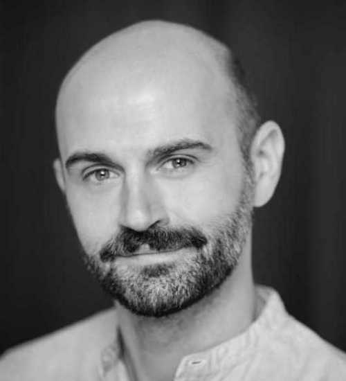 Tom G -  voiceover artist with deVine Voices  voiceover agency