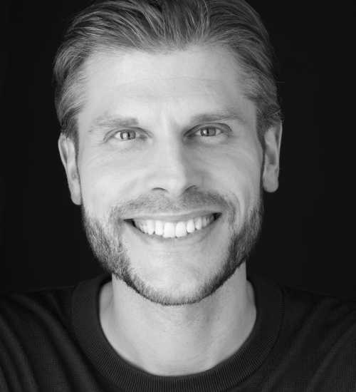 Carl -  voiceover artist with deVine Voices  voiceover agency
