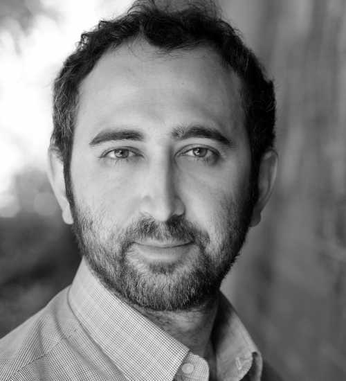 Hakan -  voiceover artist with deVine Voices  voiceover agency