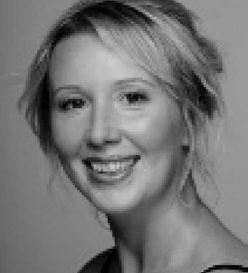 Laura M -  voiceover artist with deVine Voices  voiceover agency