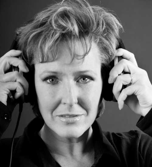 Pamela -  voiceover artist with deVine Voices  voiceover agency