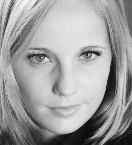 Emma P -  voiceover artist with deVine Voices  voiceover agency