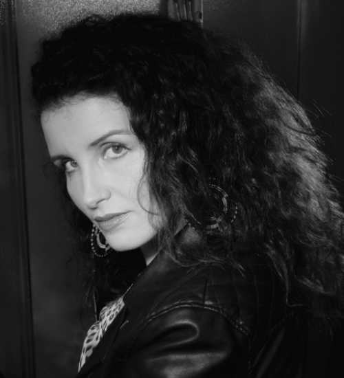 Graciela -  voiceover artist with deVine Voices  voiceover agency