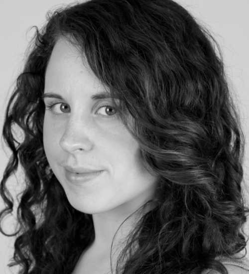 Lisa A -  voiceover artist with deVine Voices  voiceover agency