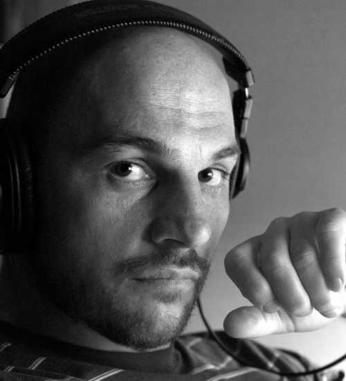 Artsiom  -  voiceover artist with deVine Voices  voiceover agency