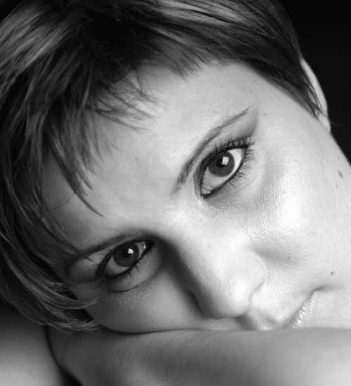 Mox -  voiceover artist with deVine Voices  voiceover agency