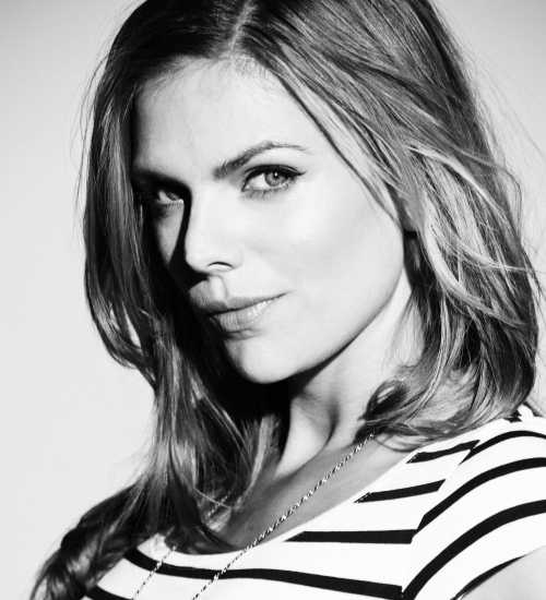 Tamara -  voiceover artist with deVine Voices  voiceover agency